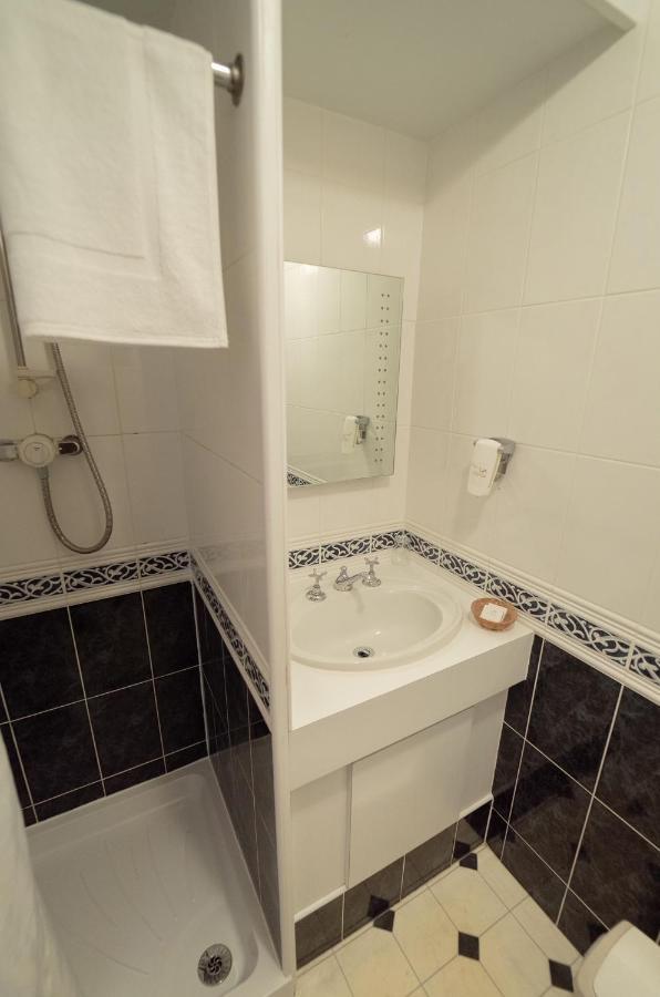 Littlebury Hotel Бицестер Екстериор снимка