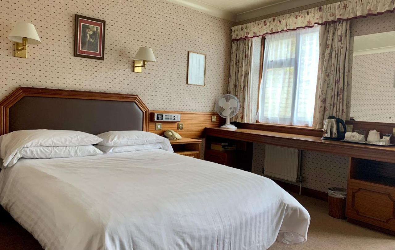 Littlebury Hotel Бицестер Екстериор снимка