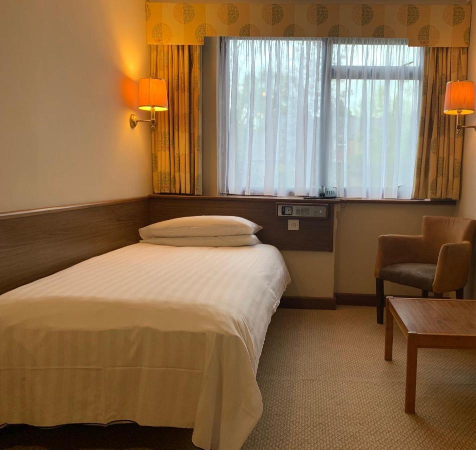 Littlebury Hotel Бицестер Екстериор снимка